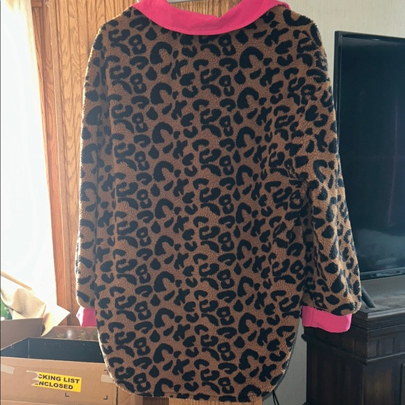 SHEIN Leopard Print Teddy Jacket with Pink Accents - Picture 3 of 4